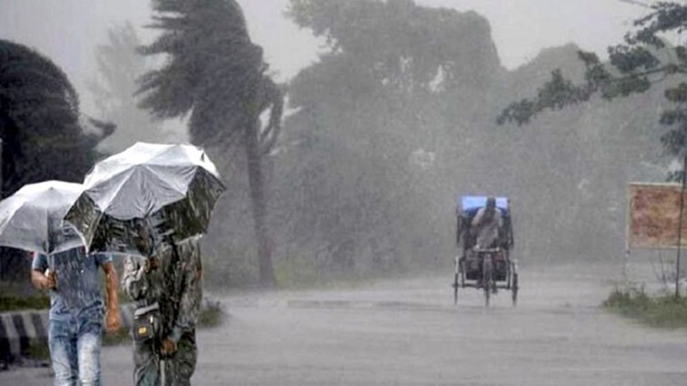 ১৫ জেলায় ৬০ কিমি বেগে ঝড়ের আভাস, বজ্রবৃষ্টির সতর্কতা