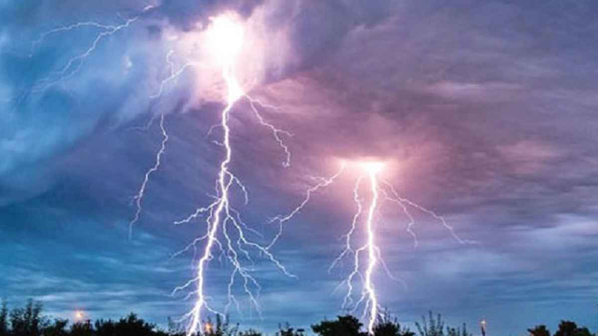মঠবাড়িয়ায় বজ্রপাতে কৃষকের মৃত্যু