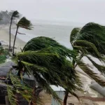 ১২ অঞ্চলে দুপুরের মধ্যে ঝড়ো হাওয়ার আশঙ্কা, নদীবন্দরে ২ নম্বর নৌ হুঁশিয়ারি সংকেত