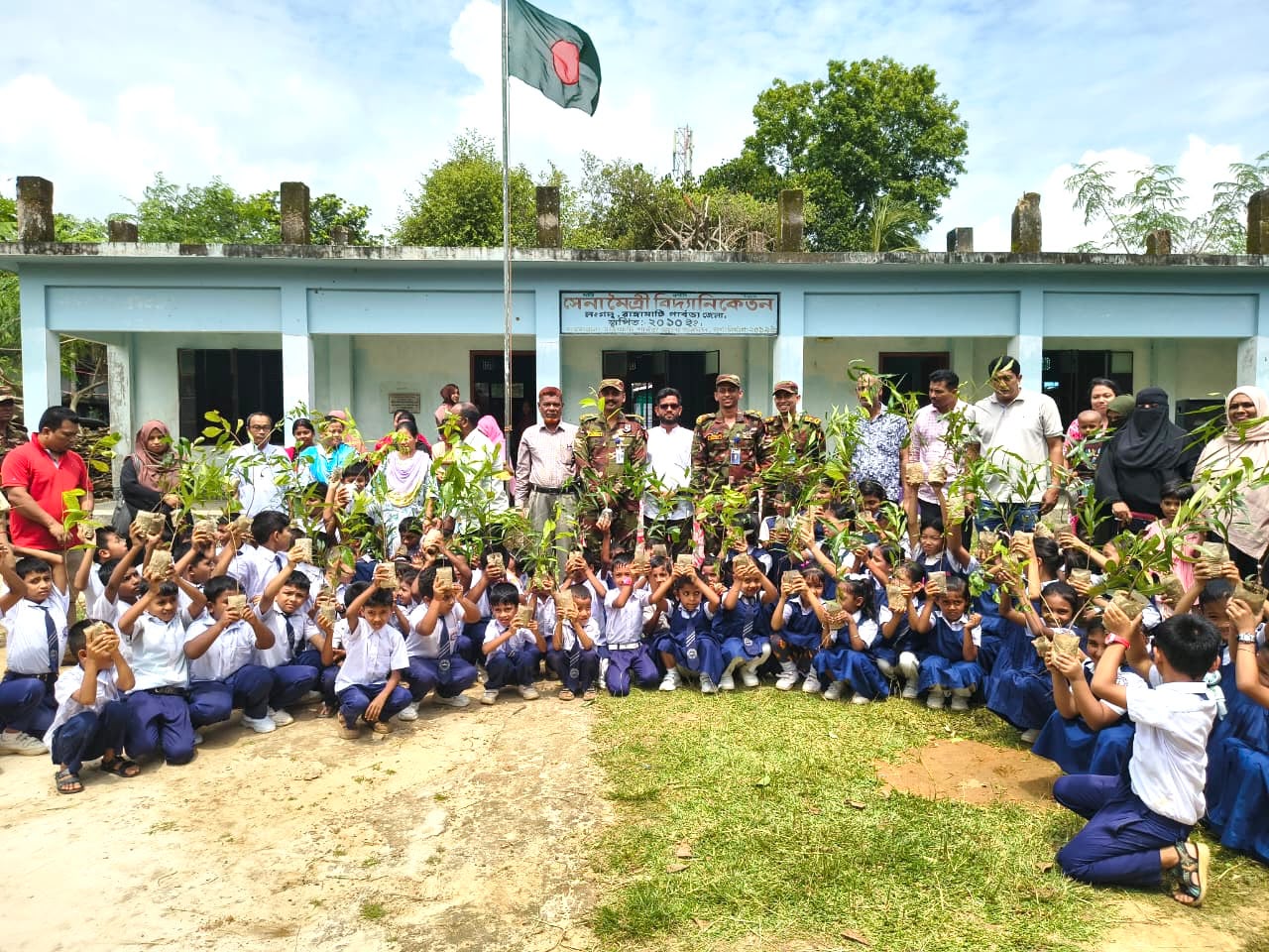 জলবায়ু পরিবর্তন মোকাবিলায় লংগদু জোনের বৃক্ষরোপণ কর্মসূচি, বিতরণ ৩ হাজার ৫০০ চারা