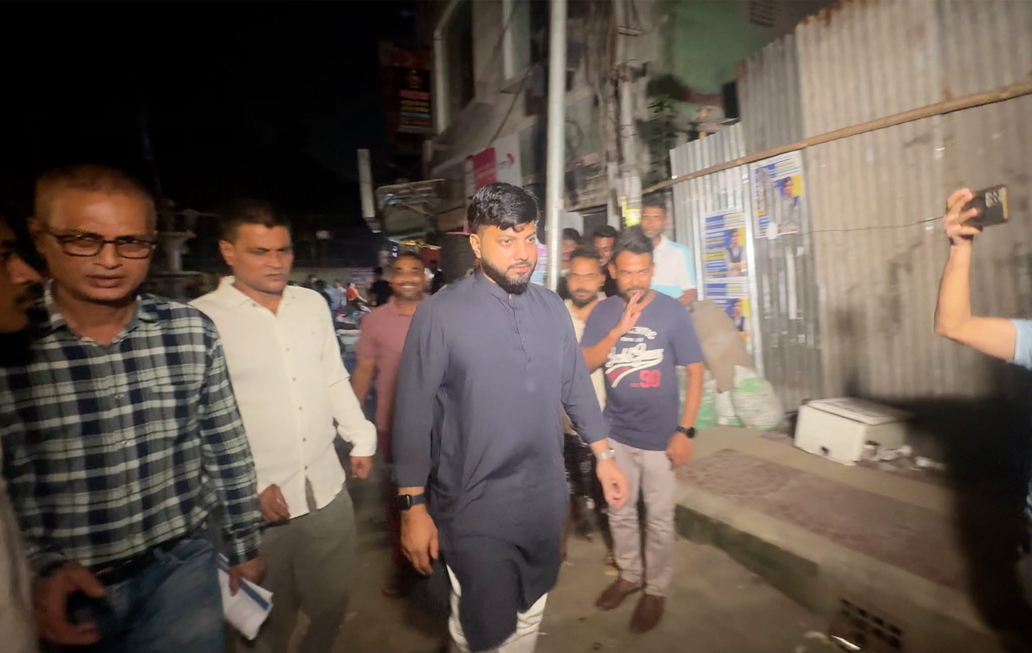 মাদক-ছিনতাই ও কিশোর গ্যাং নিয়ন্ত্রণে জোর, ৪১ নম্বর ওয়ার্ডে ইশরাকের সরেজমিন পরিদর্শন