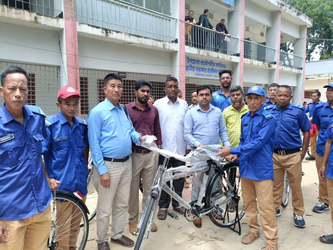 ইউএনওর উদ্যোগে নানিয়ারচরে গ্রাম পুলিশদের মাঝে বাইসাইকেল বিতরণ