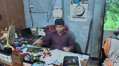 মঠবাড়িয়ায় মেডিকেল অ্যাসিস্ট্যান্ট পরিচয়ে রোগী দেখার অভিযোগ
