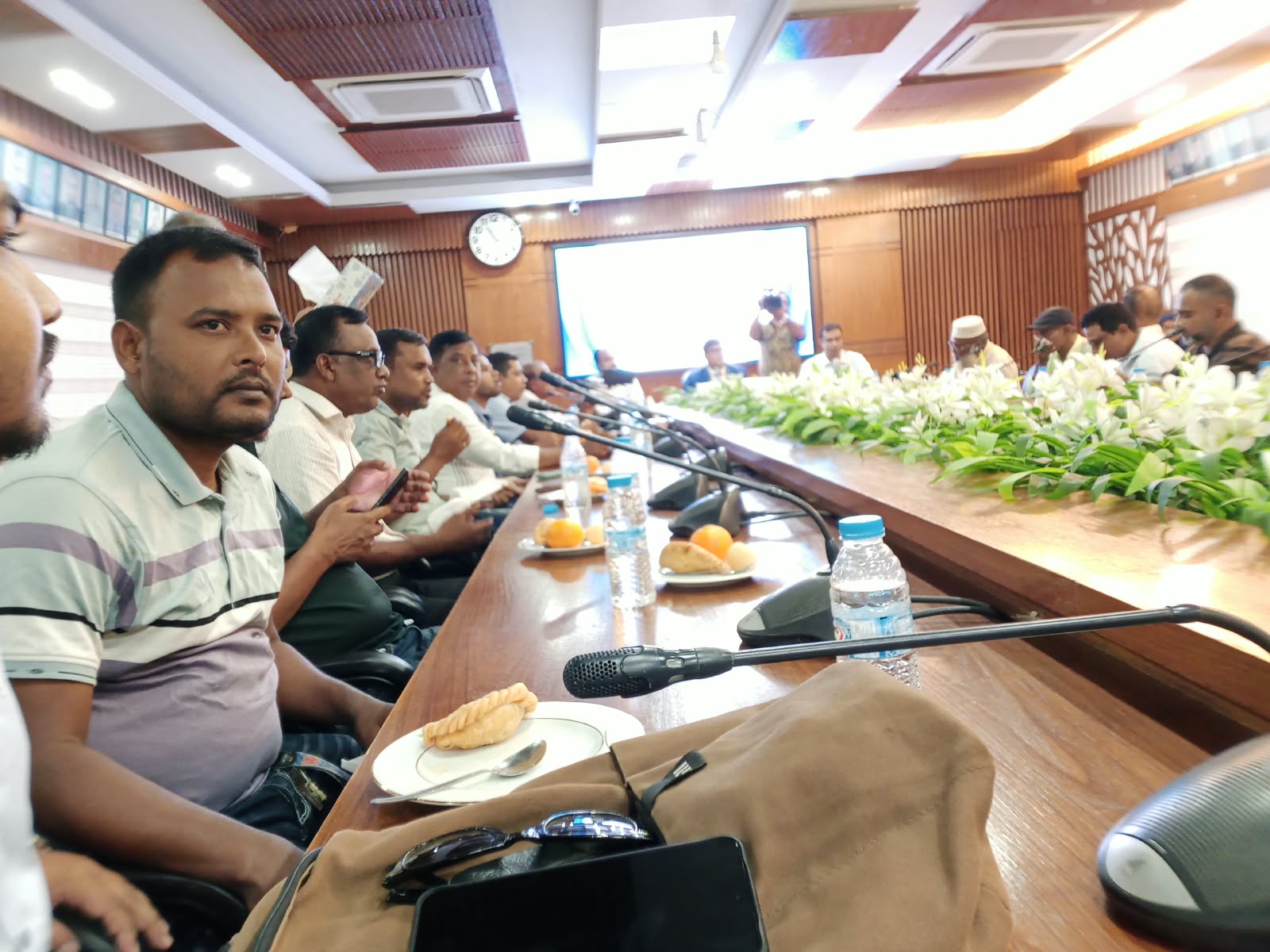 গাইবান্ধায় নবাগত জেলা প্রশাসকের সঙ্গে গণমাধ্যমকর্মীদের পরিচিতি সভা