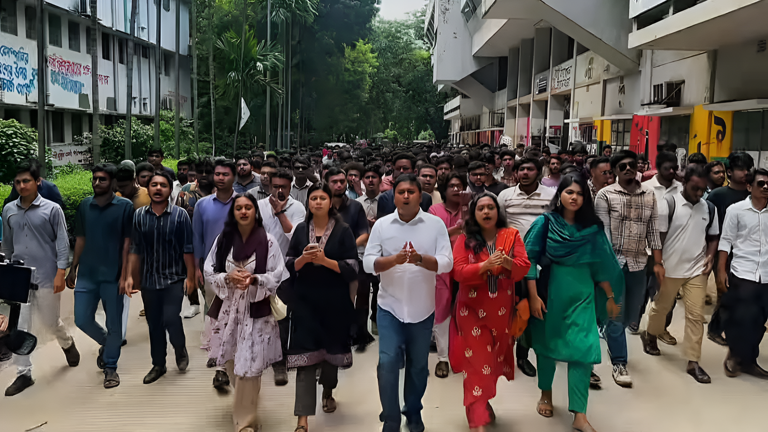শেখ হাসিনার ‘উসকানি’র প্রতিবাদে ঢাবি ছাত্রদলের বিক্ষোভ