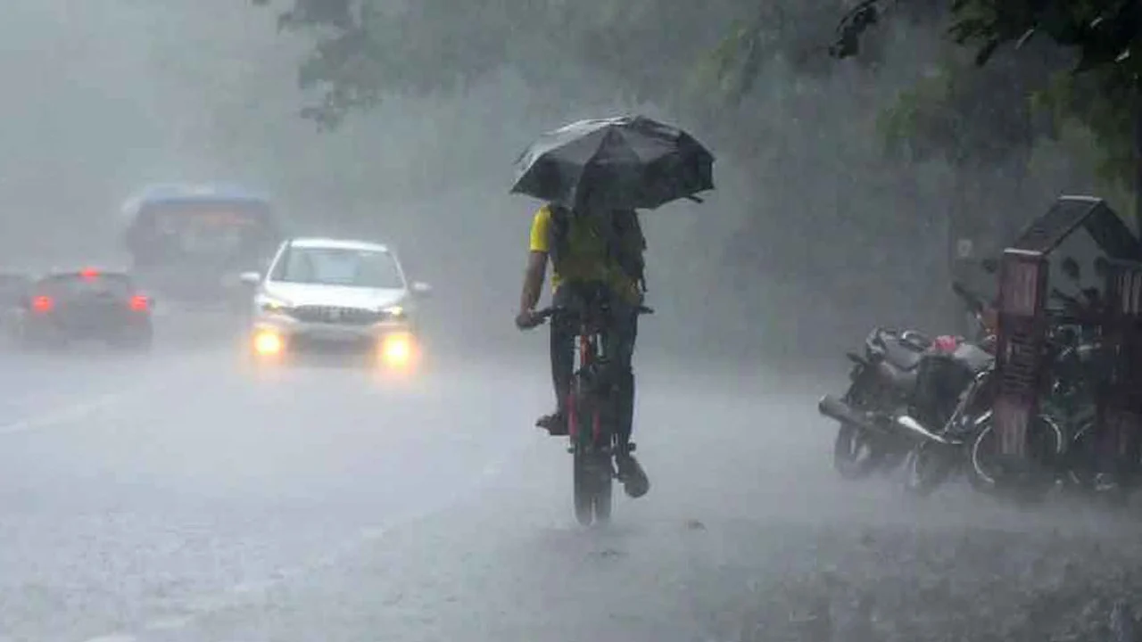 ঢাকাসহ চার বিভাগে বৃষ্টি-বজ্রবৃষ্টির আভাস, কোথাও ভারি বর্ষণ