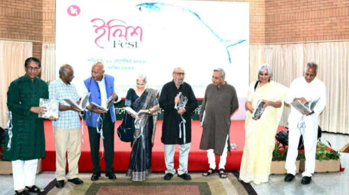 নয়াদিল্লিতে বাংলাদেশের ইলিশ ঘিরে বর্ণাঢ্য উৎসব
