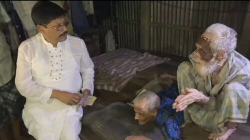 অসহায় পরিবারের পাশে বিএনপি নেতা হযরত আলী, চিকিৎসা শেষে বৃদ্ধ দম্পতিকে ঘরে ফেরালেন