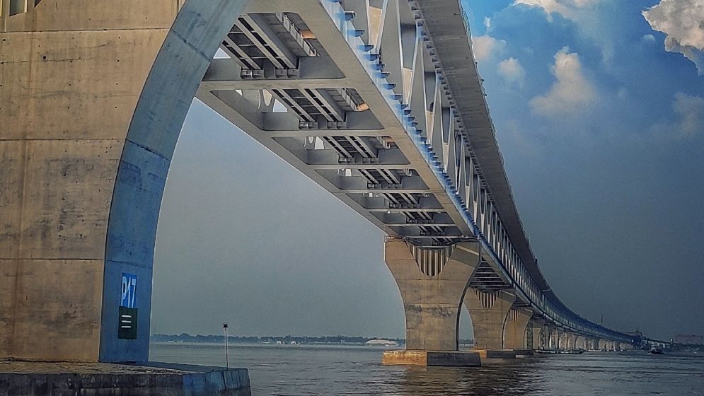 পদ্মা সেতুর ঝুঁকি বাড়িয়ে ৬ কোটি ঘনফুট বালু তোলার চেষ্টা