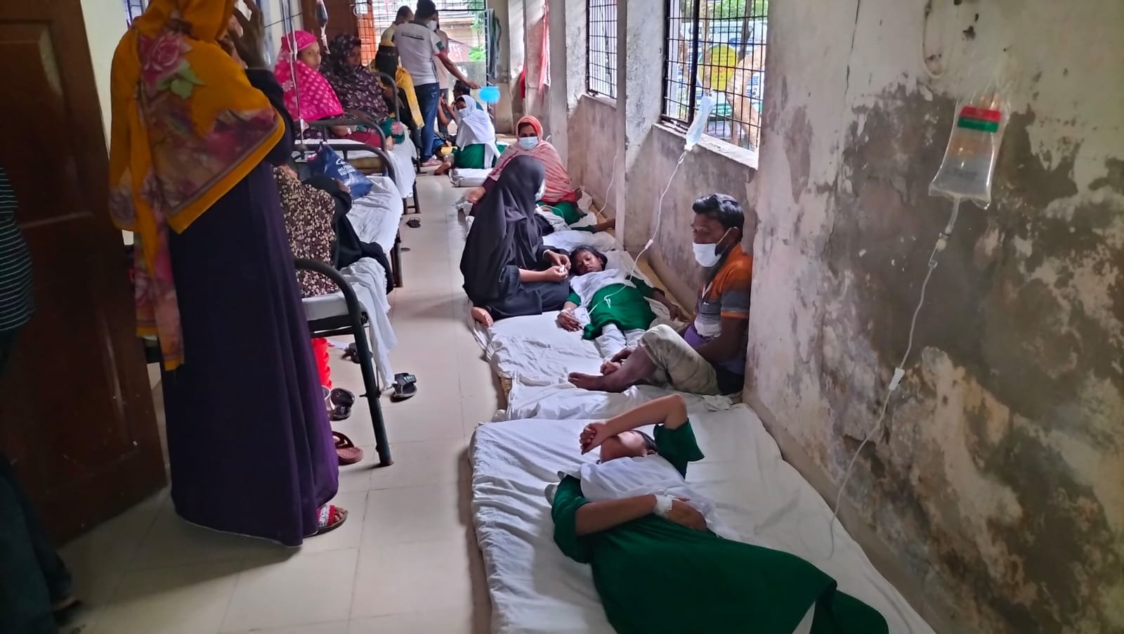 কলাপাড়ায় বিদ্যালয় চলাকালে অজানা রোগে অসুস্থ অর্ধশতাধিক শিক্ষার্থী