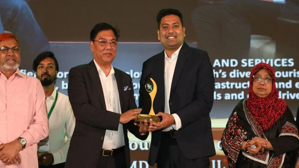 বাংলাদেশ পর্যটন পুরস্কার ২০২৬ পেলেন সাংবাদিক নাঈম আবির