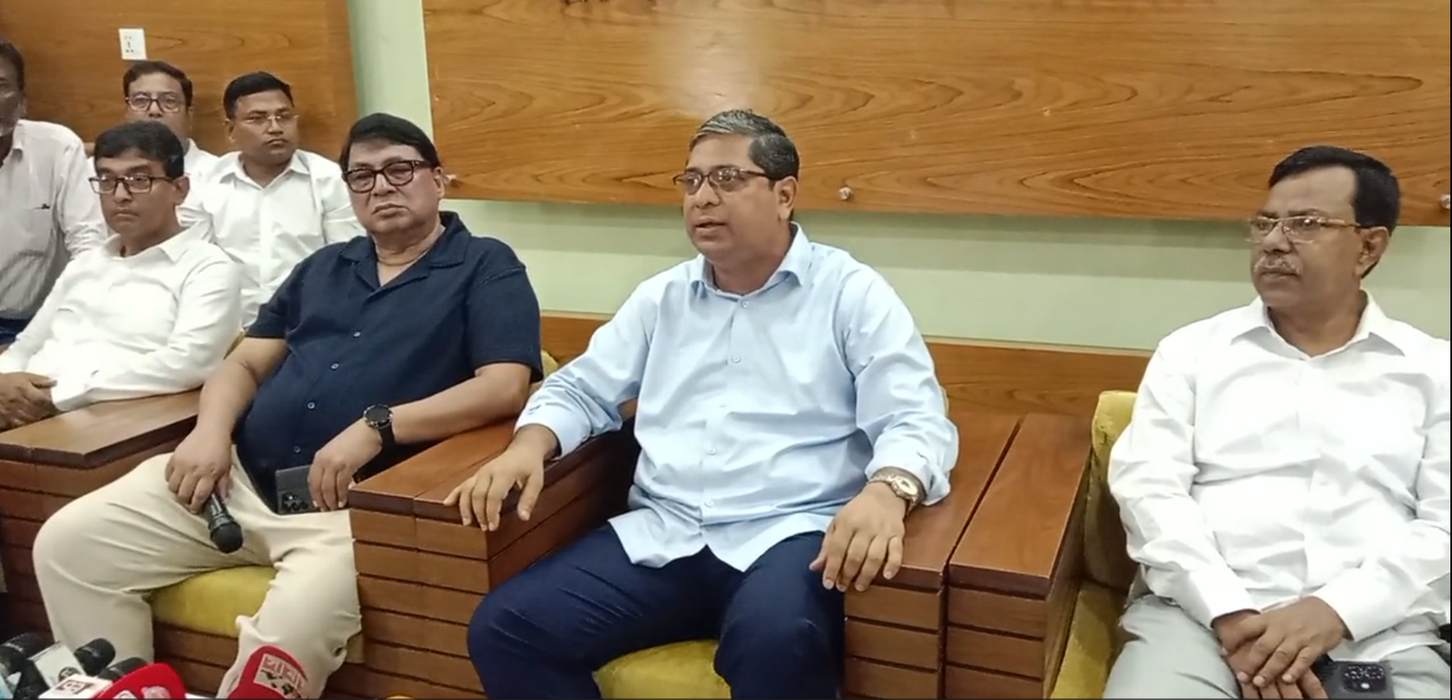 ইউপি নির্বাচনে সেনা মোতায়েনের ইঙ্গিত, সৌরবিদ্যুতে জোর দিচ্ছে সরকার