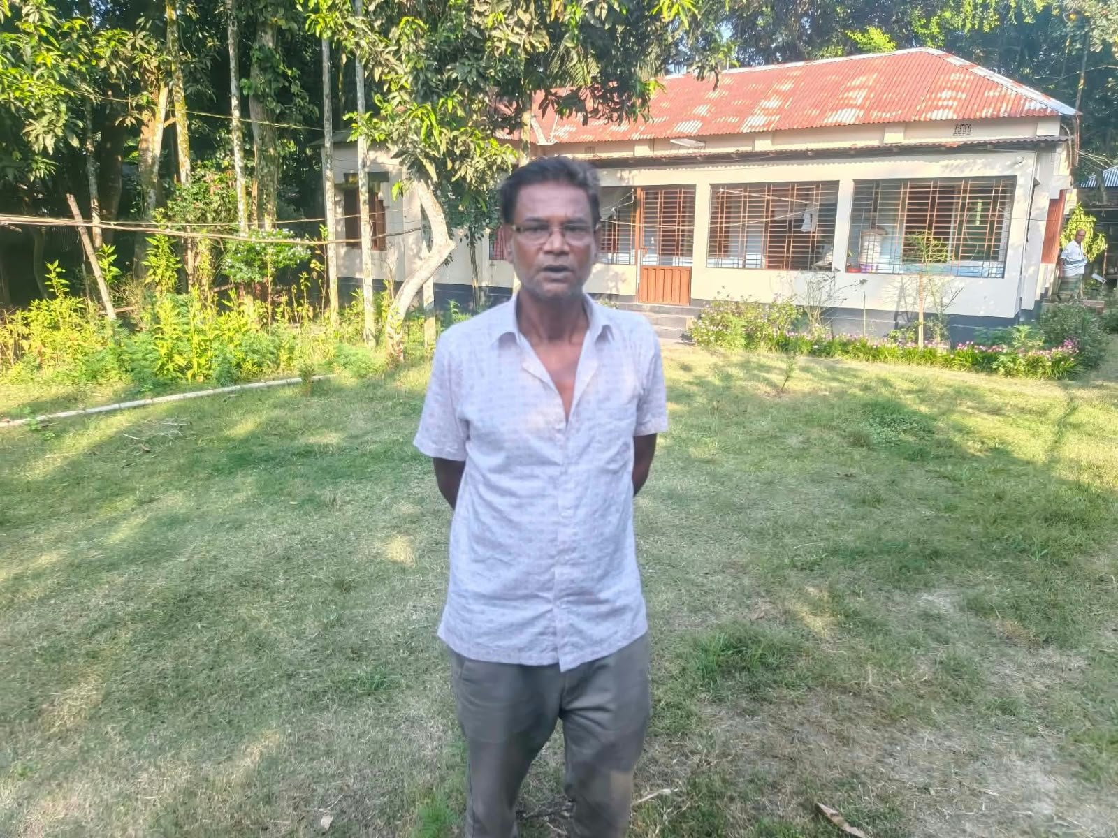 সাঘাটায় অস্ত্রের ভয় দেখিয়ে ৭৯ হাজার টাকা ও মোটরসাইকেল ছিনতাইয়ের অভিযোগ