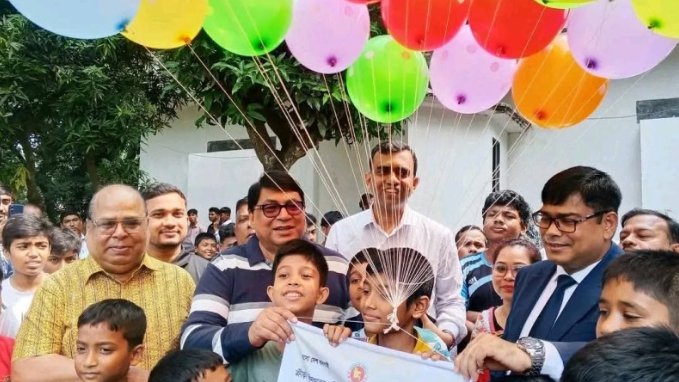 গাইবান্ধায় শিশু-কিশোরদের মাসব্যাপী সাঁতার প্রশিক্ষণ শুরু