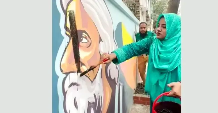 রবীন্দ্রনাথের প্রতিকৃতিতে কালি, নিন্দা-প্রতিবাদের ঝড়; আলোচনায় রিকশাচালকের উদ্যোগ